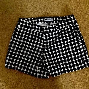 I am selling these shorts because they don’t fit me. They are black and white.